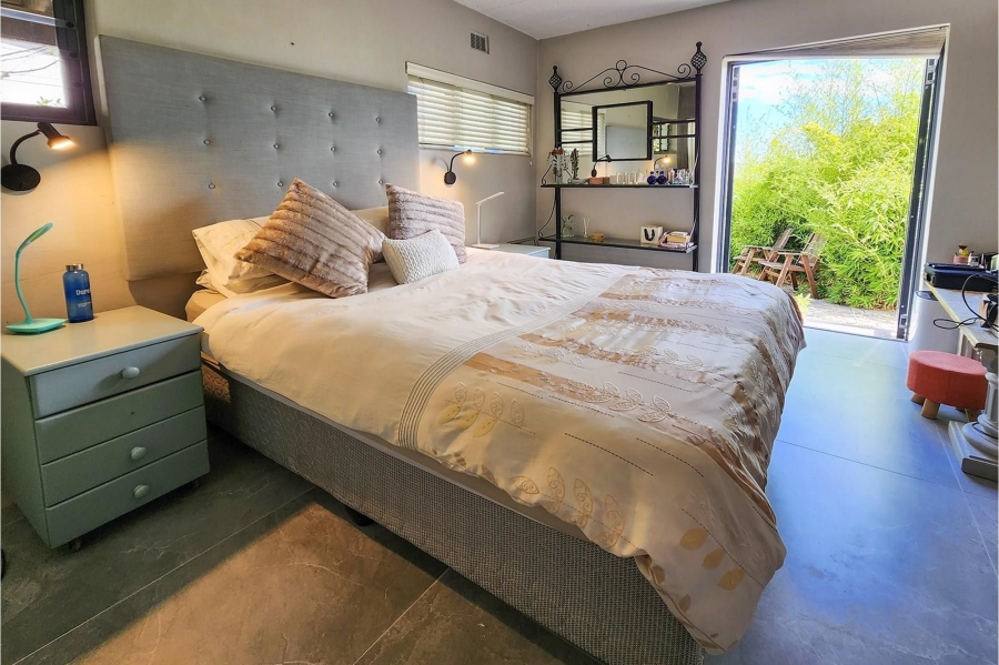 To Let 1 Bedroom Property for Rent in Paradise Western Cape